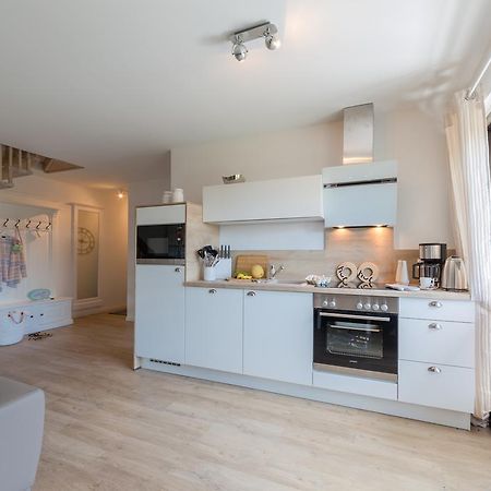 Ferienwohnungen Haus Am Strand Zingst Exterior foto