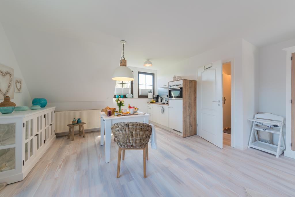 Ferienwohnungen Haus Am Strand Zingst Exterior foto